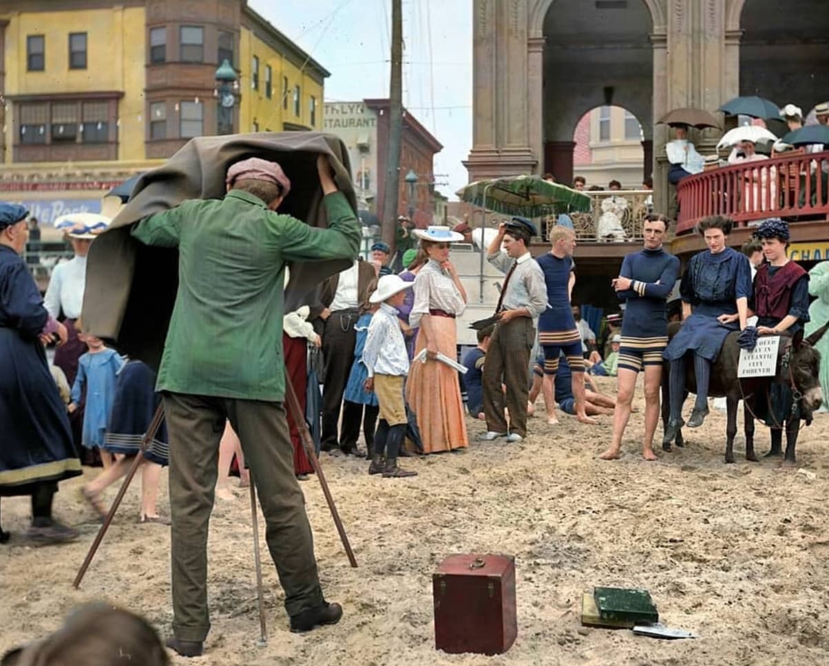 1910's photographer - Thly Staurant forze Wayan Atlantic Cify Chai